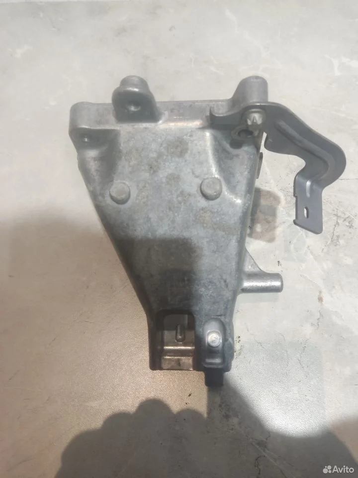 Кронштейн опоры двигателя mercedes w217 m278 m157