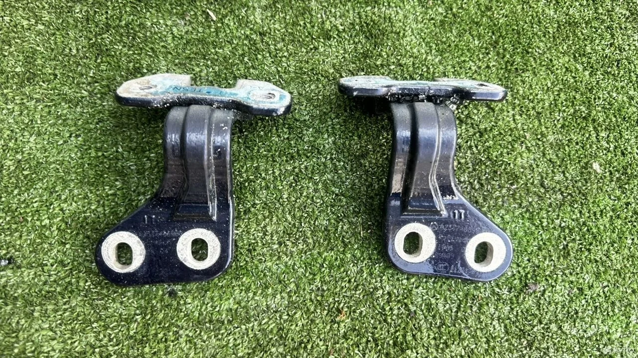 Петля крышки багажника mercedes glc coupe c253