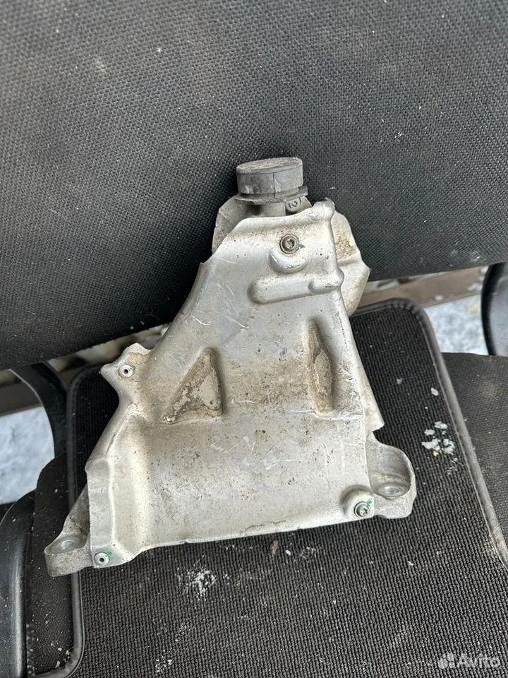 Несущий кронштейн двигателя bmw f15 22116882032