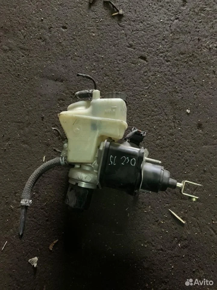 Главный тормозной цилиндр mercedes a0004300112