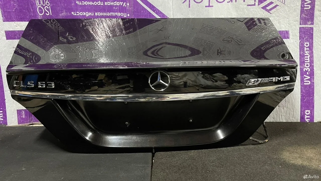 Крышка багажника черная на mercedes w218 c218