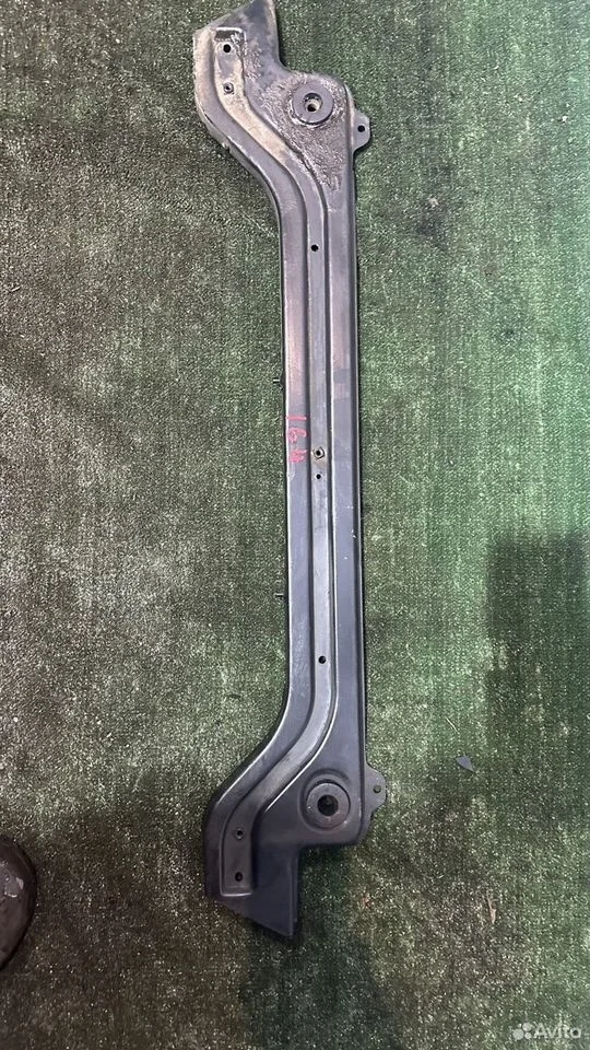 Нижняя планка телевизора mercedes w164