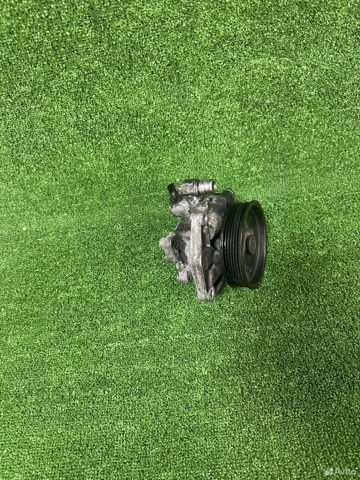 Насос гидроусилителя руля гур mercedes a0064664401