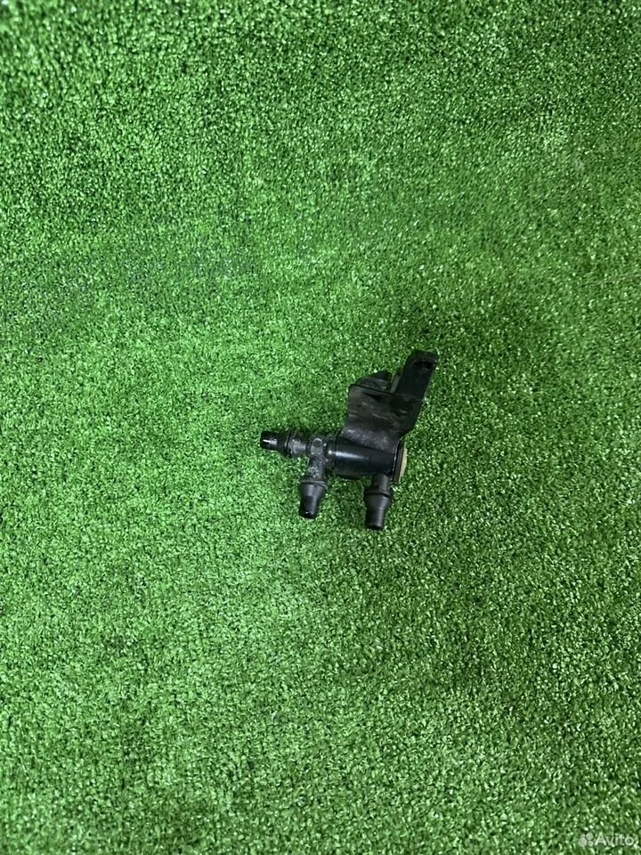 Клапан системы охлаждения mercedes a0005061000