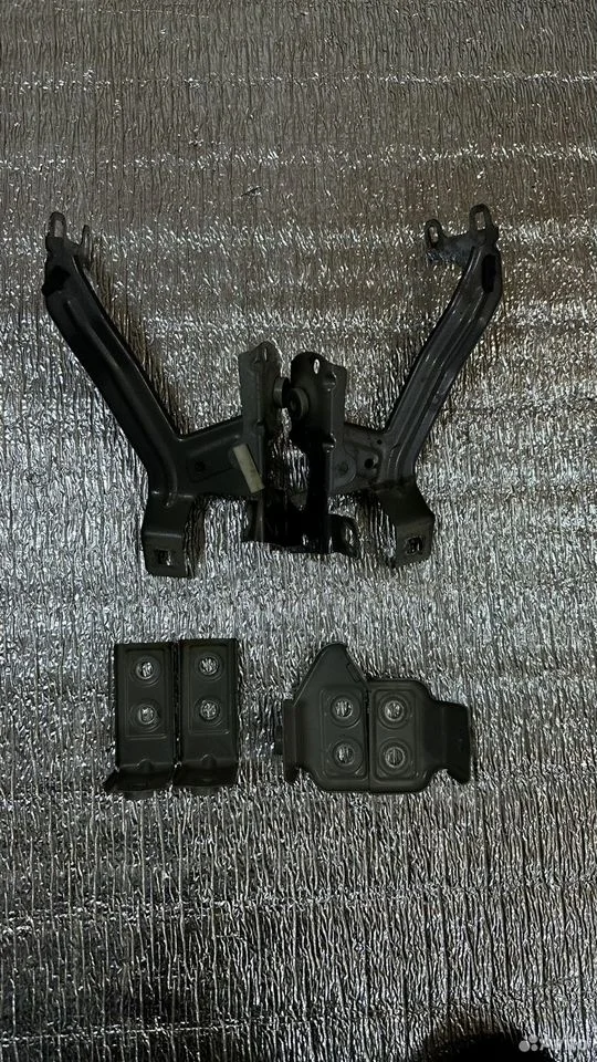 Крепление кронштейн крыла на bmw g11 g12