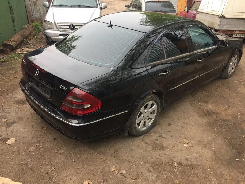 Продажа Mercedes-Benz E class 2.2D (150Hp) (646.961) RWD AT по запчастям