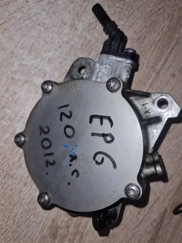 Насос вакуумный Peugeot 308 2011 универсал