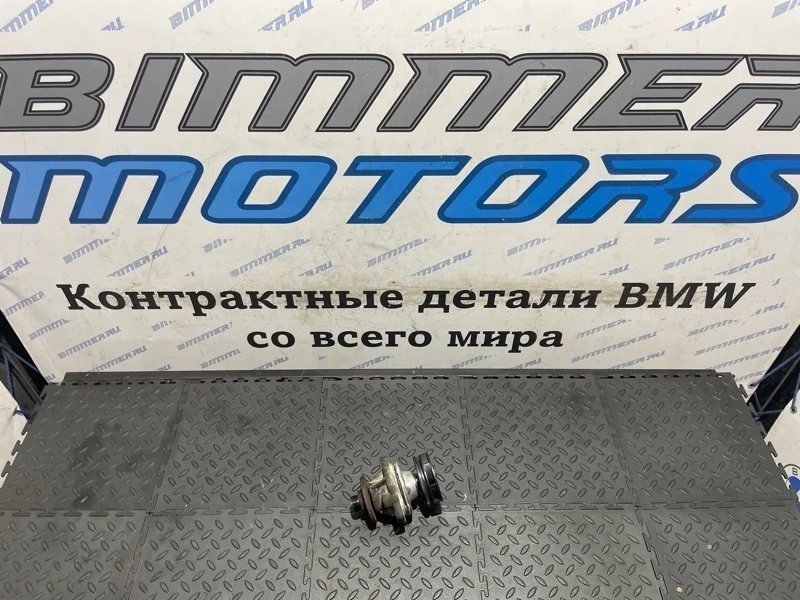 Помпа Bmw 11517509985 E53 M54B30