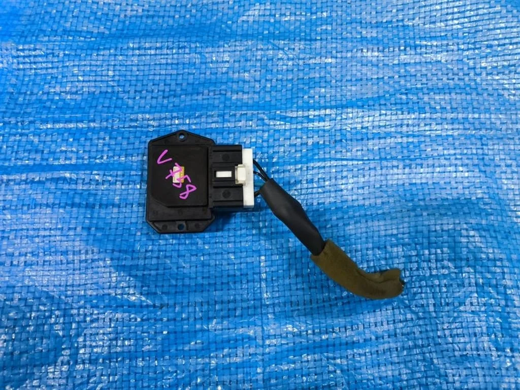 Б.у. резистор печки MITSUBISHI PAJERO V75W MITSUBISHI PAJERO V75W