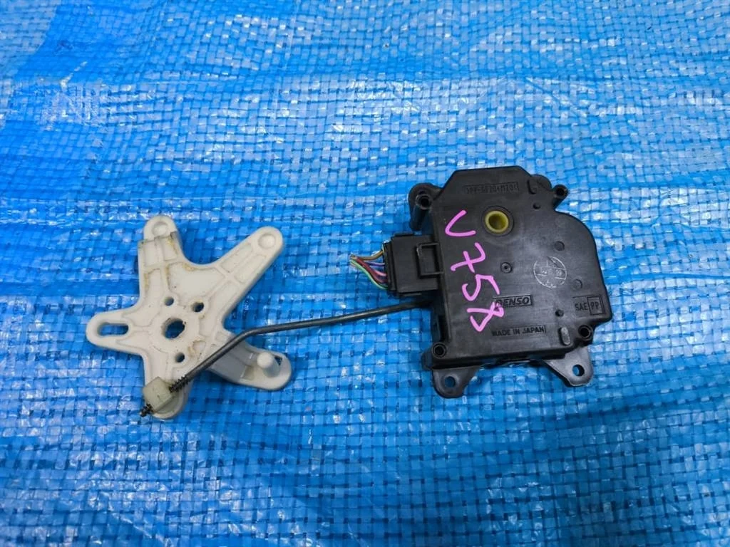 Б.у. сервопривод заслонки печки MITSUBISHI PAJERO V75W MITSUBISHI PAJERO V75W