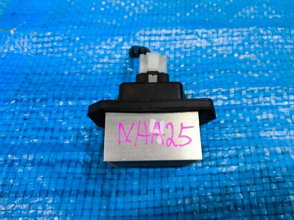 Б.у. резистор печки MITSUBISHI GRANDIS NA4W MITSUBISHI GRANDIS NA4W