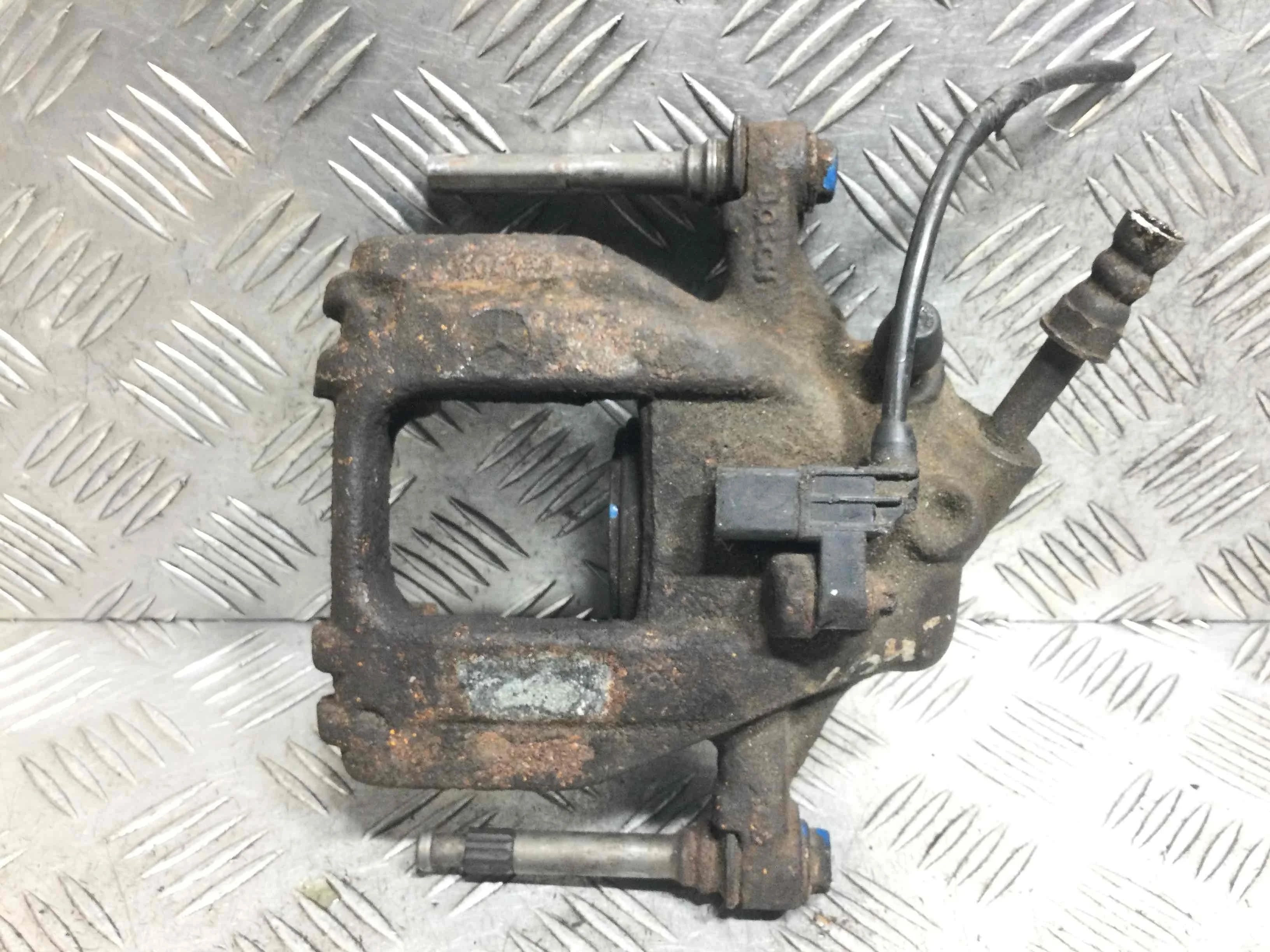 Суппорт задний правый Mercedes Sprinter Sprinter II (w906) 2006 - 2017 дизель 2.2 CDI Механика Микроавтобус