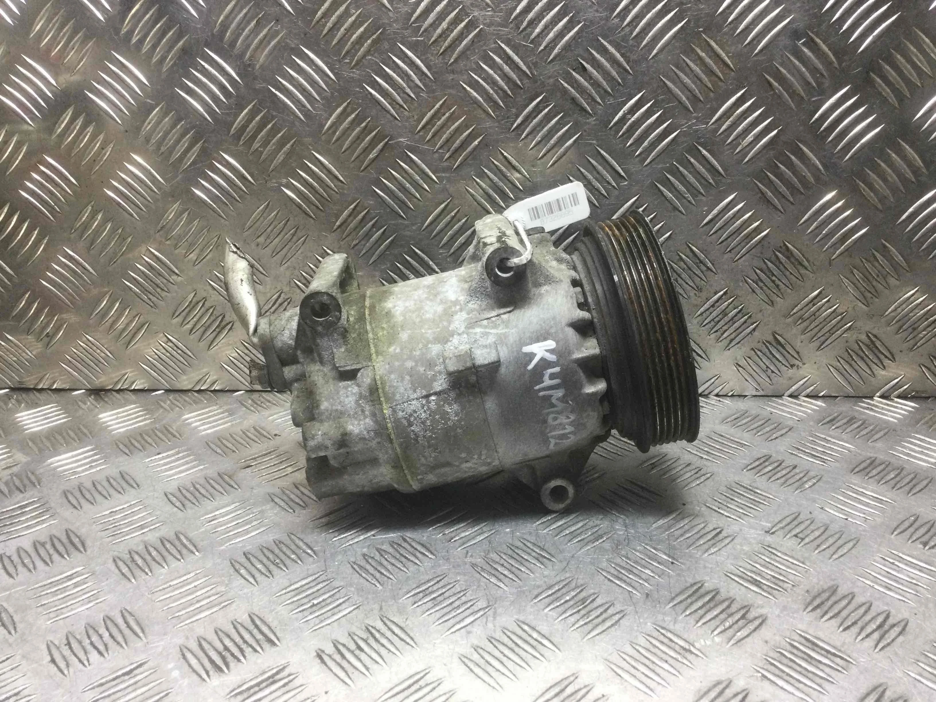 Компрессор кондиционера Renault Megane 2 поколение (2002-2006) бензин 1.6 i Механика