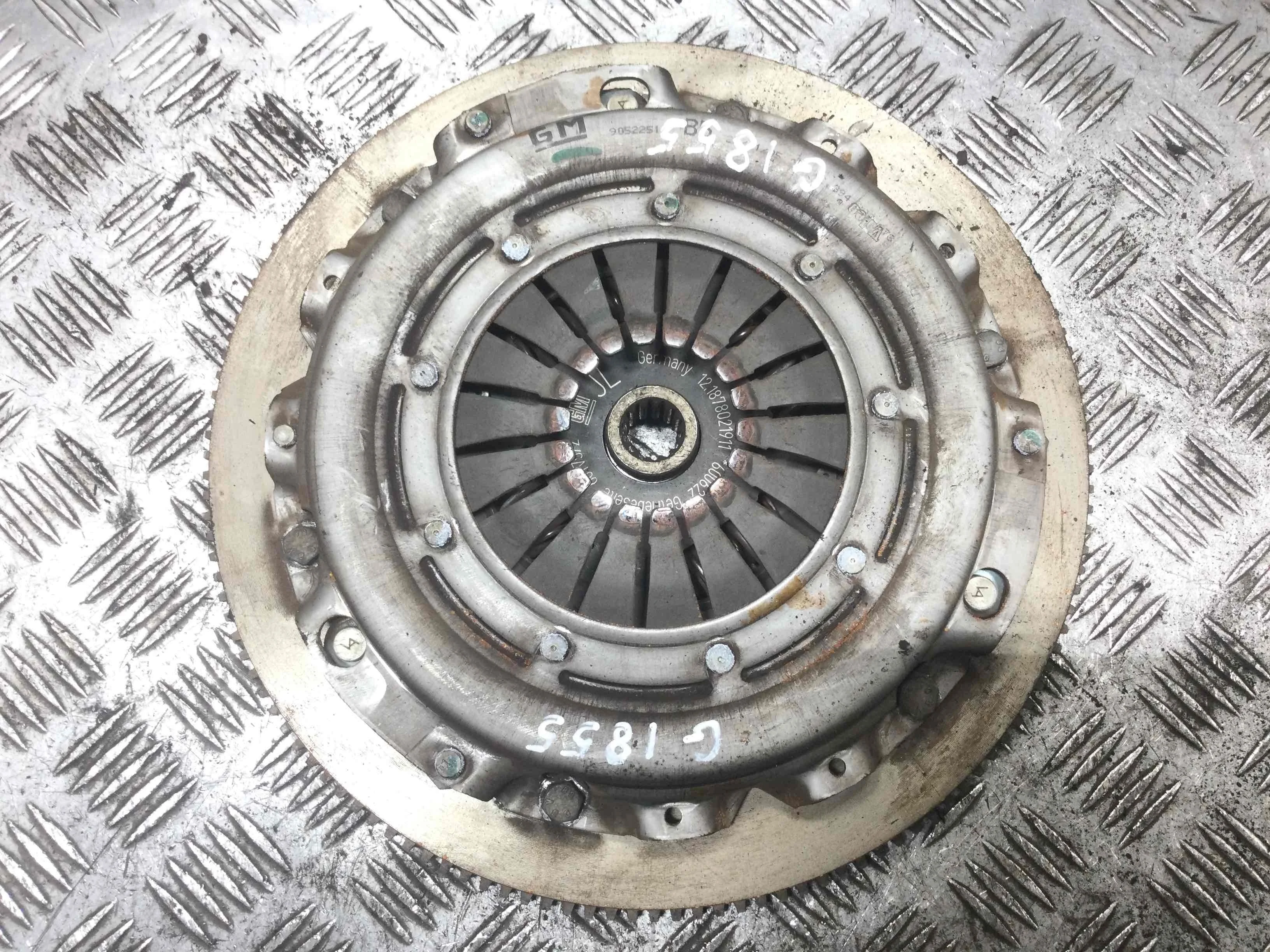 Маховик Opel Tigra 2 поколение 2004 - 2009 бензин 1.4 i Механика Кабриолет