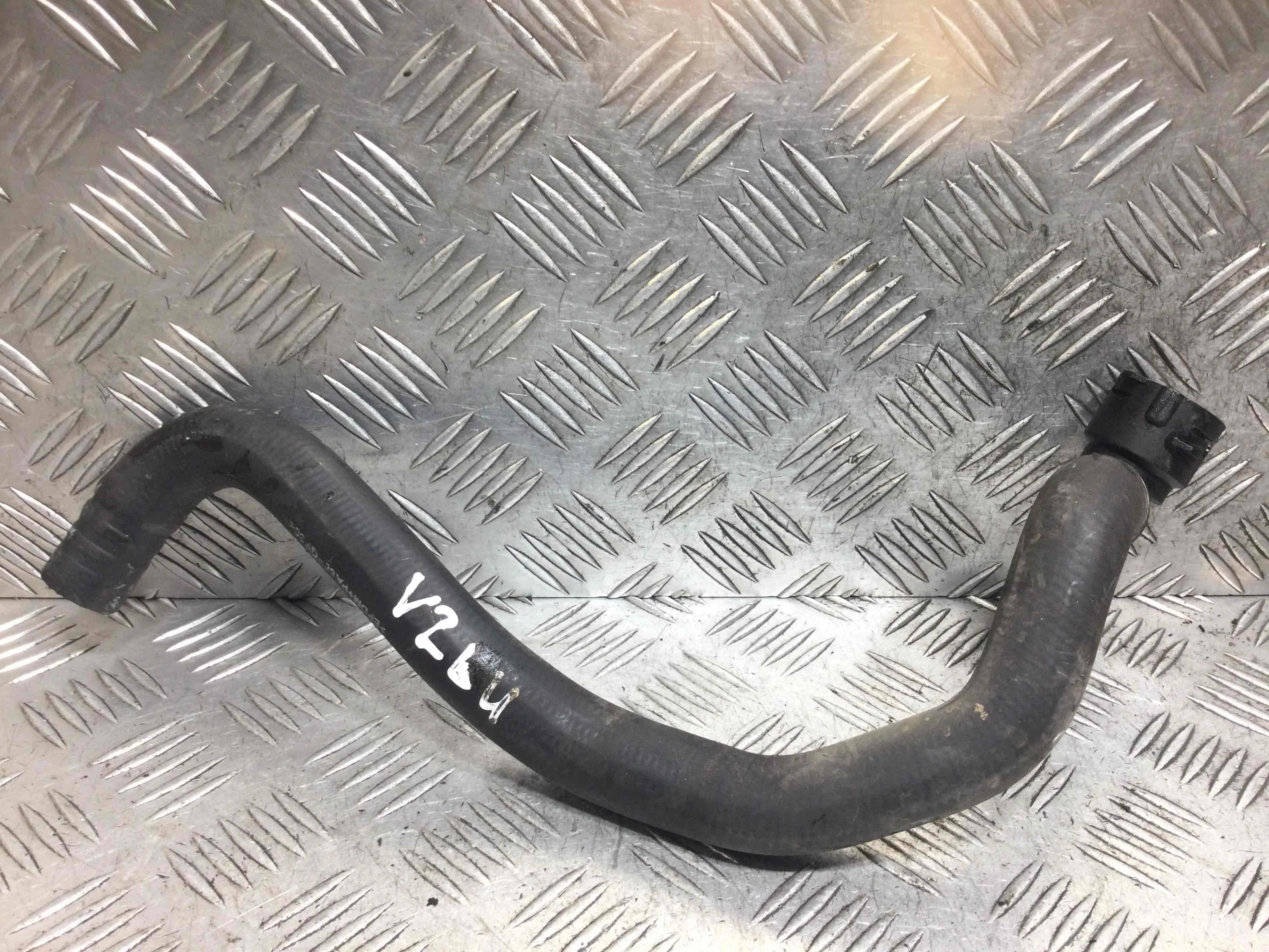 Патрубок отопителя (печки) Volkswagen Passat B5 (1996-2000) бензин 1.6 i Механика Универсал