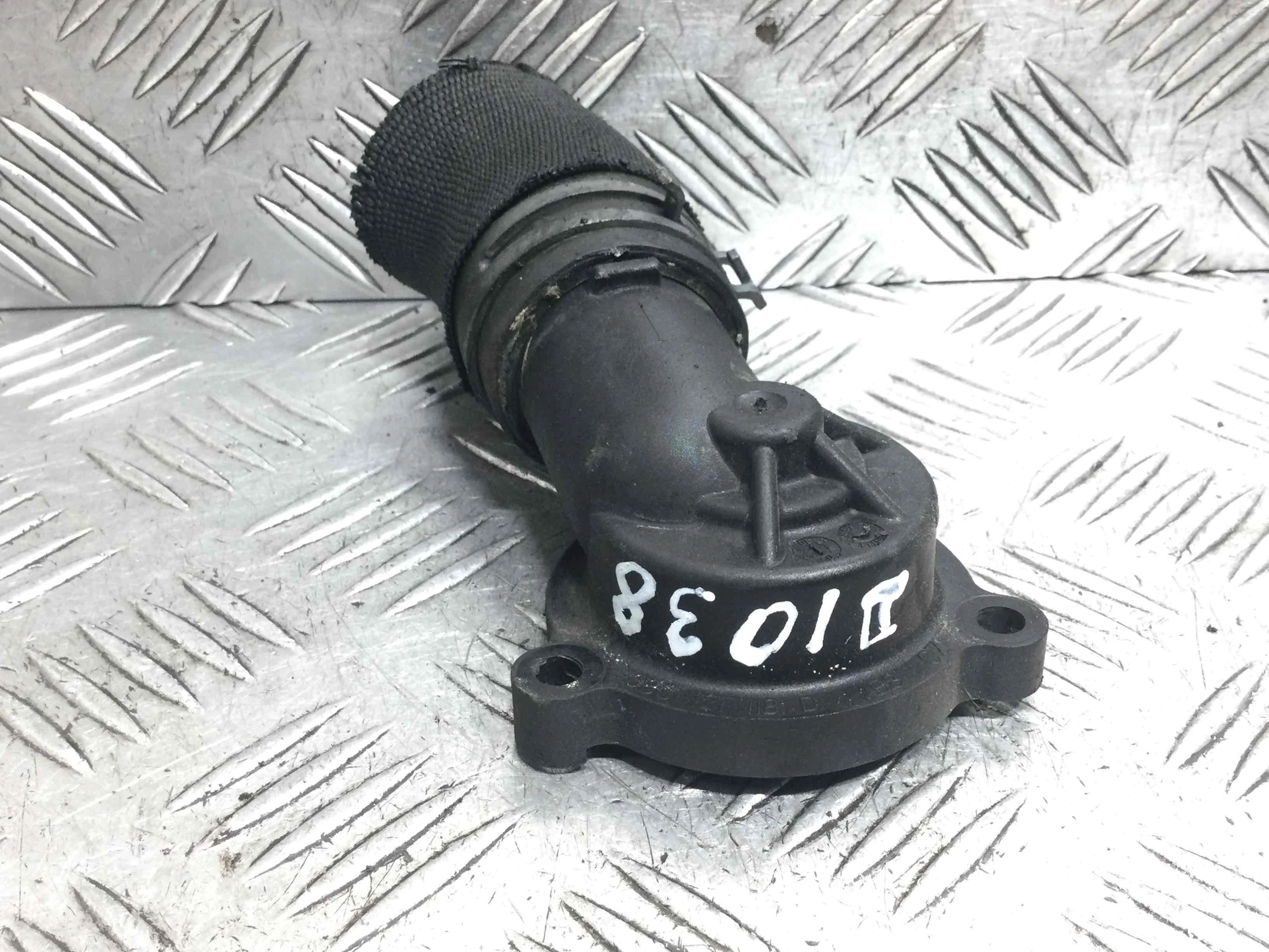 Корпус термостата Volkswagen Golf 6 поколение (2008-2015) бензин 1.4 TFSI Механика Х/б