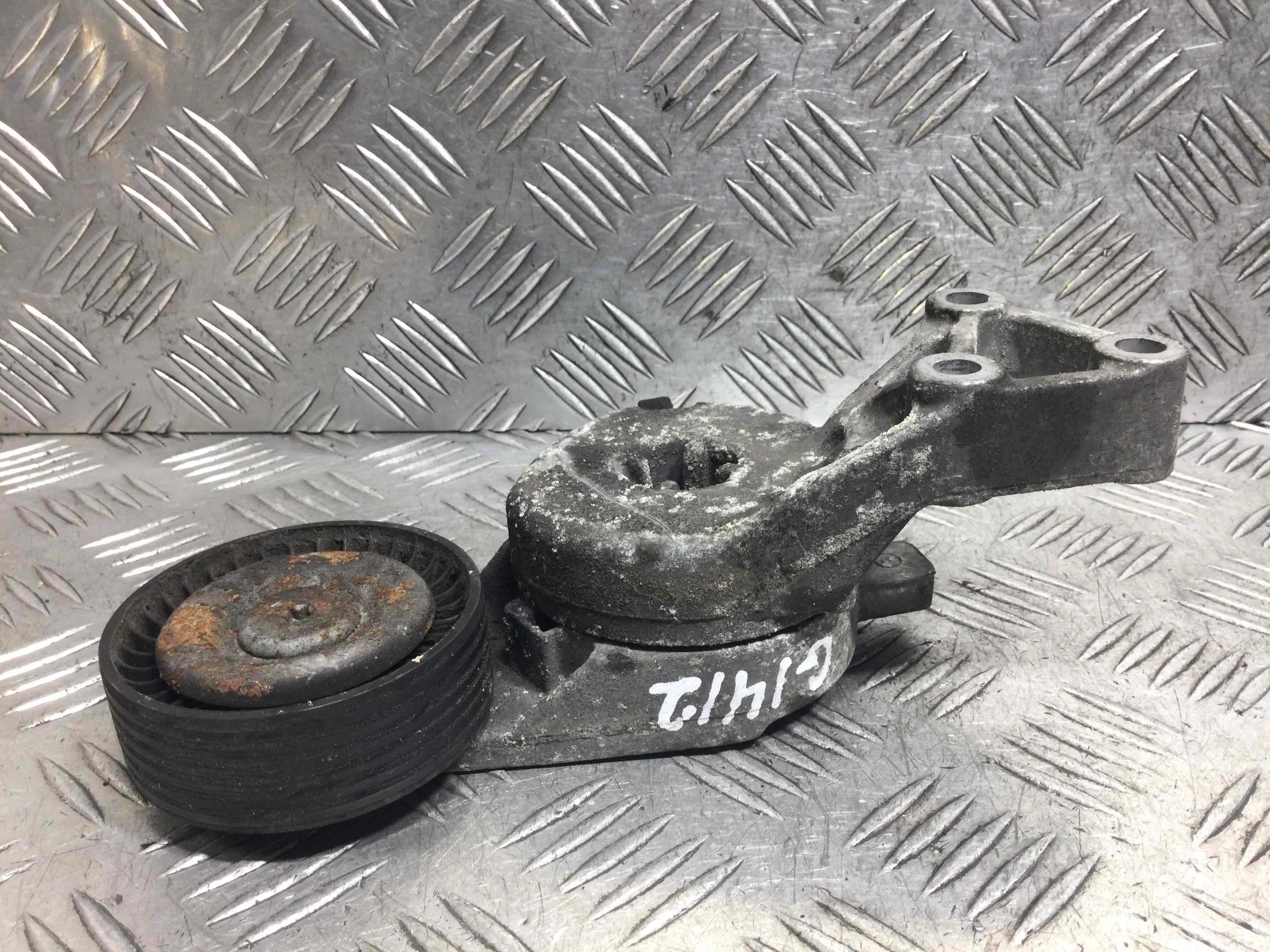 Натяжитель ремня генератора Audi A3 8L (1996-2000) бензин 1.6 i Механика Х/б