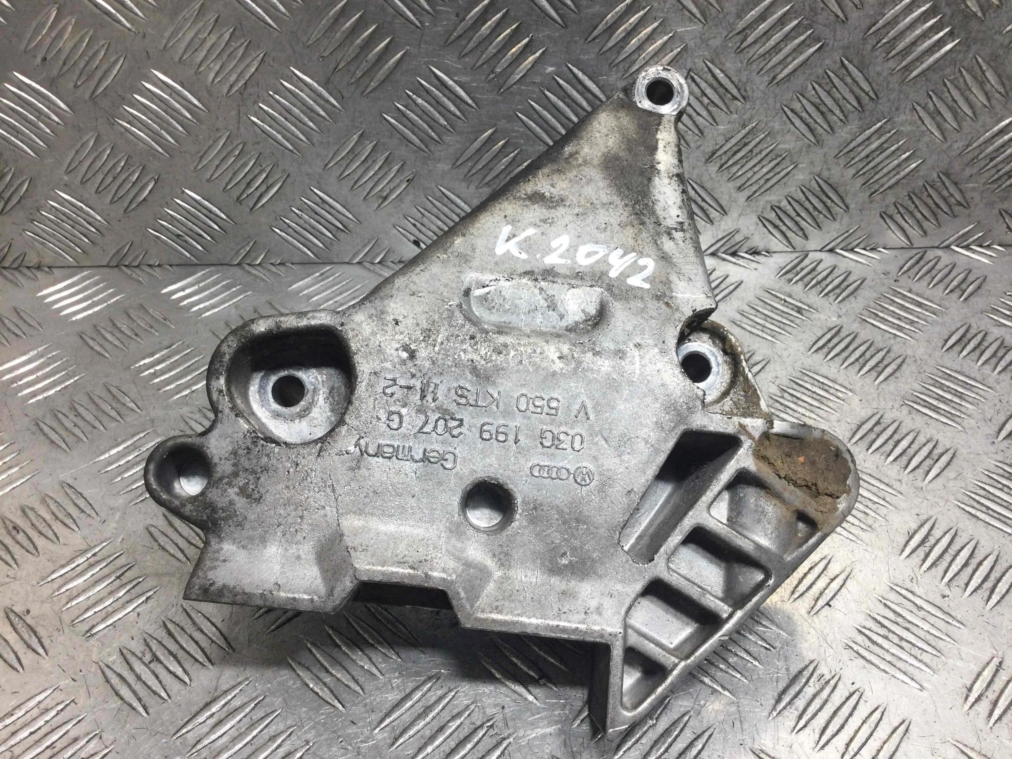 Кронштейн двигателя Volkswagen EOS 1 поколение 2006 - 2010 дизель 2.0 TDI DSG Кабриолет