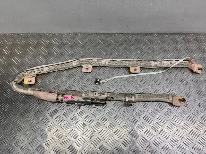 Шторка безопасности Volkswagen Passat CC 358