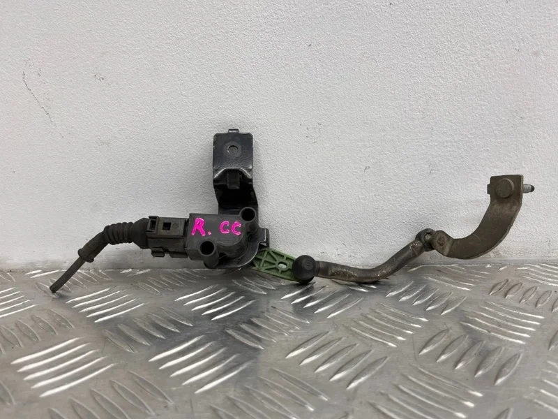 Датчик подвески Volkswagen Passat CC 358