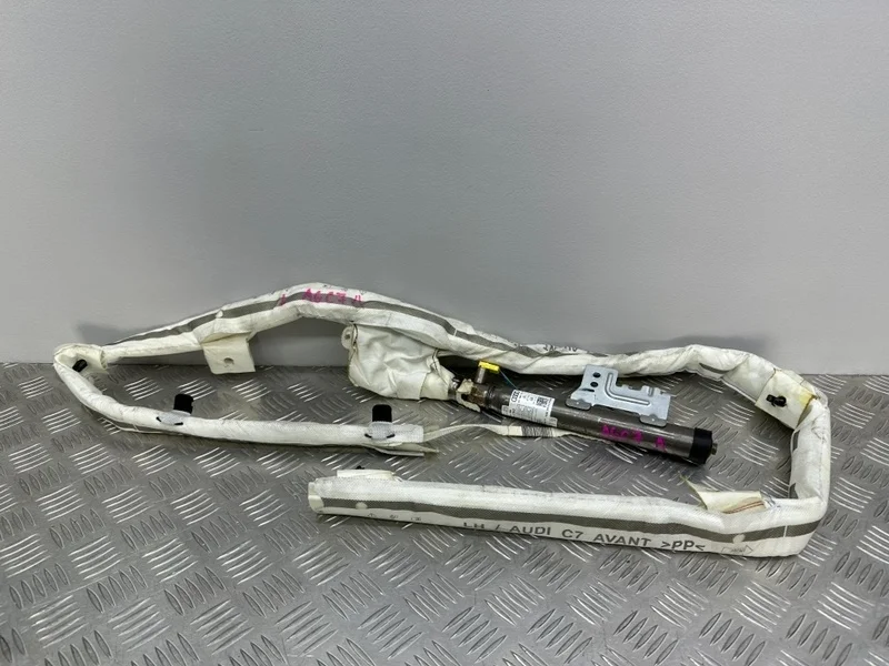 Шторка безопасности Audi A6 C7