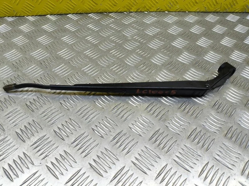 Щеткодержатель (поводок стеклоочистителя, дворник) Toyota Land Cruiser (100) 1998-2007 2004 8521160200 ВНЕДОРОЖНИК 4.7 I 2UZFE