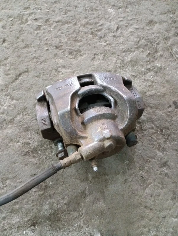 Суппорт передний левый Land Rover Freelander Ii (2006-2014) 2011 LR015387 2.2 D 224DT