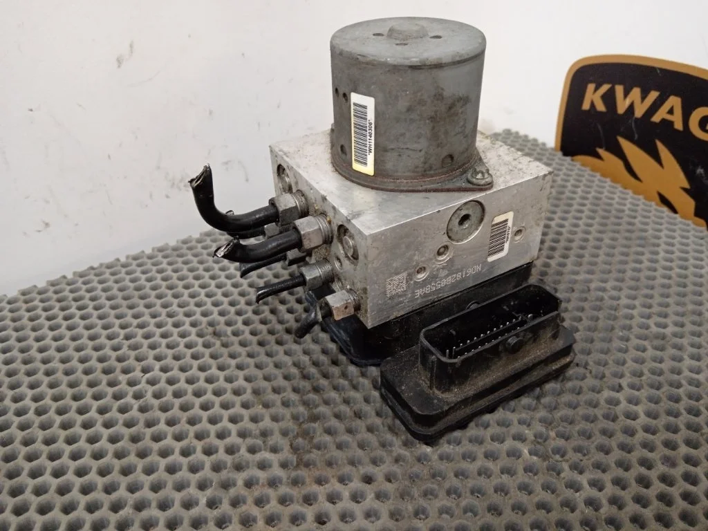 Блок abs Jeep Grand Cherokee 2017 WK2