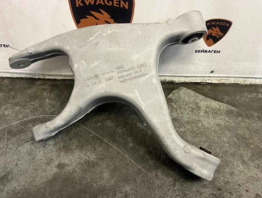 Рычаг подвески нижний Audi A6 2015 C7