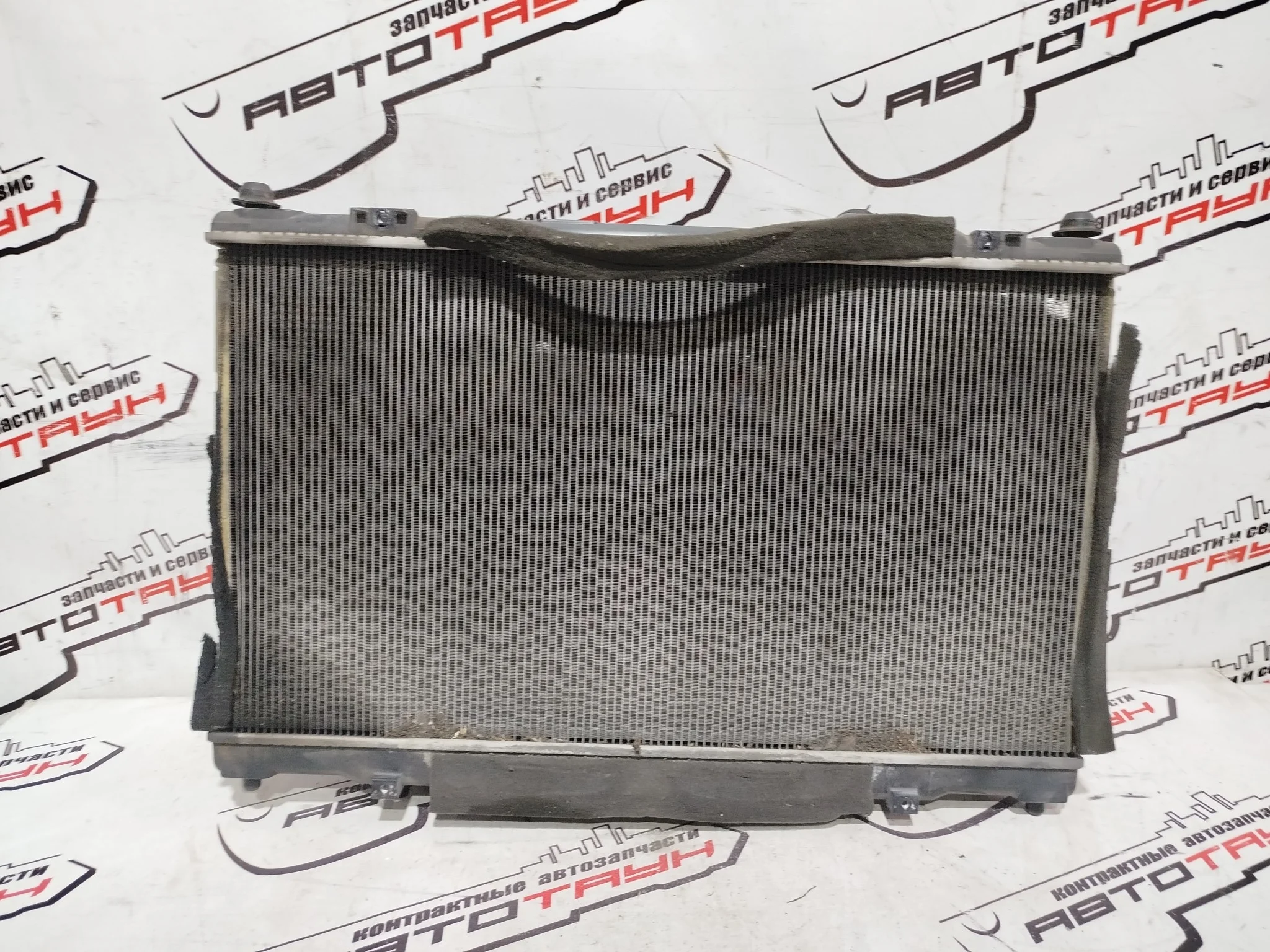 РАДИАТОР ДВИГАТЕЛЯ TOYOTA LEXUS 1640031370 NA6356