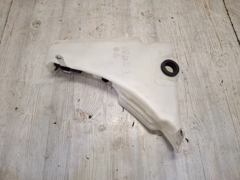 Бачок омывателя Audi A4 2008-2015 B8