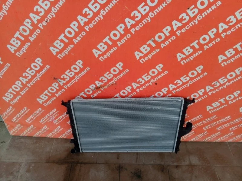 Радиатор охлаждения Renault Logan 2013 8200735039 K7M712