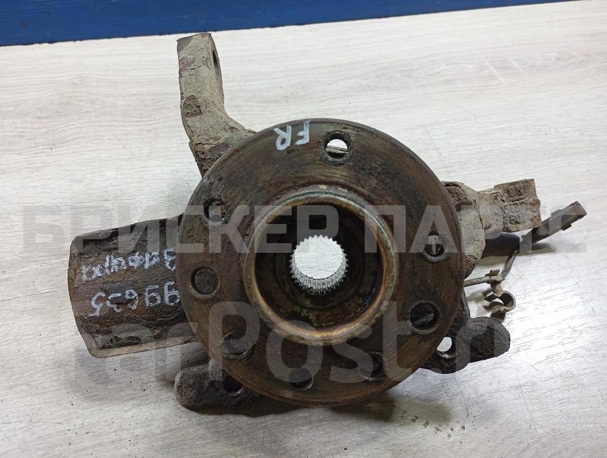 Кулак поворотный прав Опель Зафира B (A05, P12)