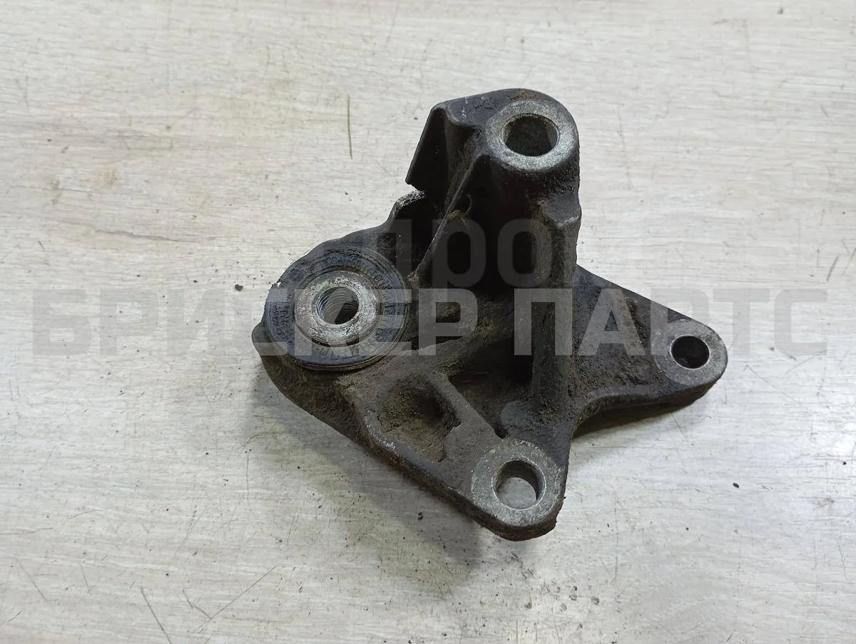 Кронштейн КПП Форд Фокус 2  рестайлинг