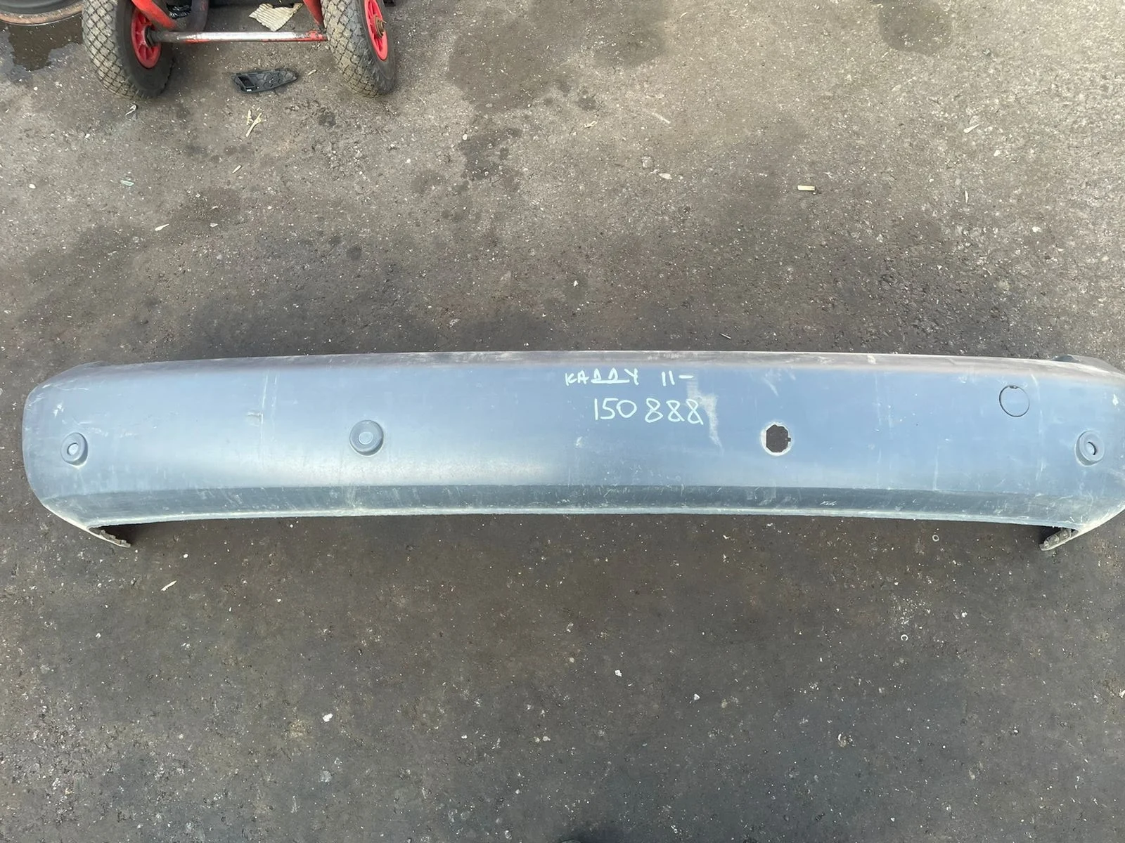 Бампер VOLKSWAGEN CADDY 2011- задний текстура б/у CADDY(2004-2014)