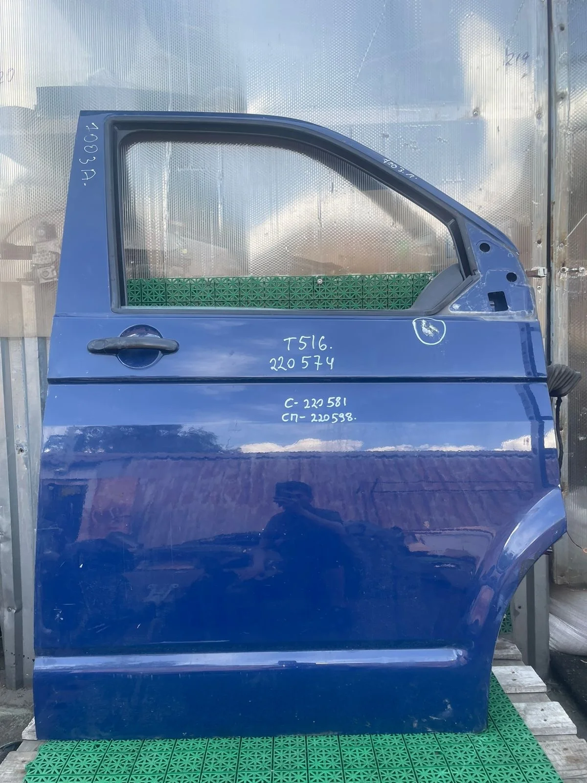 Дверь VOLKSWAGEN TRANSPORTER T5/T6 2003- передняя правая синий б/у TRANSPORTER T5(2003-2015);TRANSPORTER T6(2015-