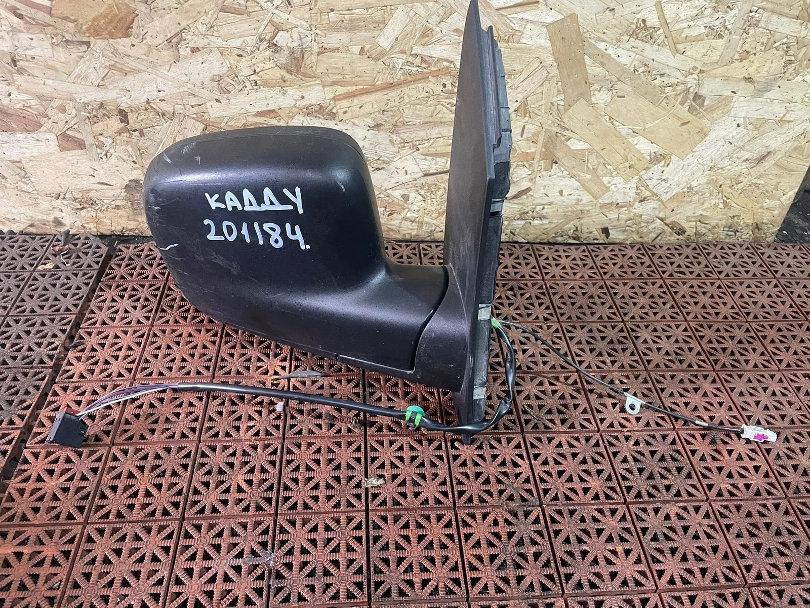 Зеркало VOLKSWAGEN CADDY 2004- электрическое левое 5 контактов б/у CADDY(2004-2014)