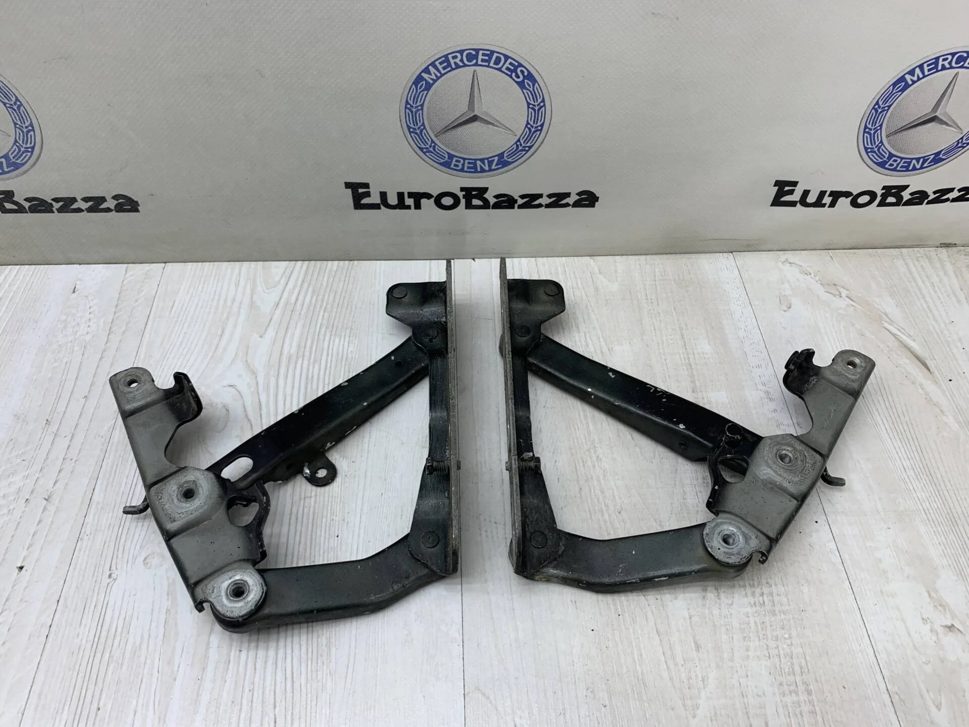 Петли капота Mercedes W211