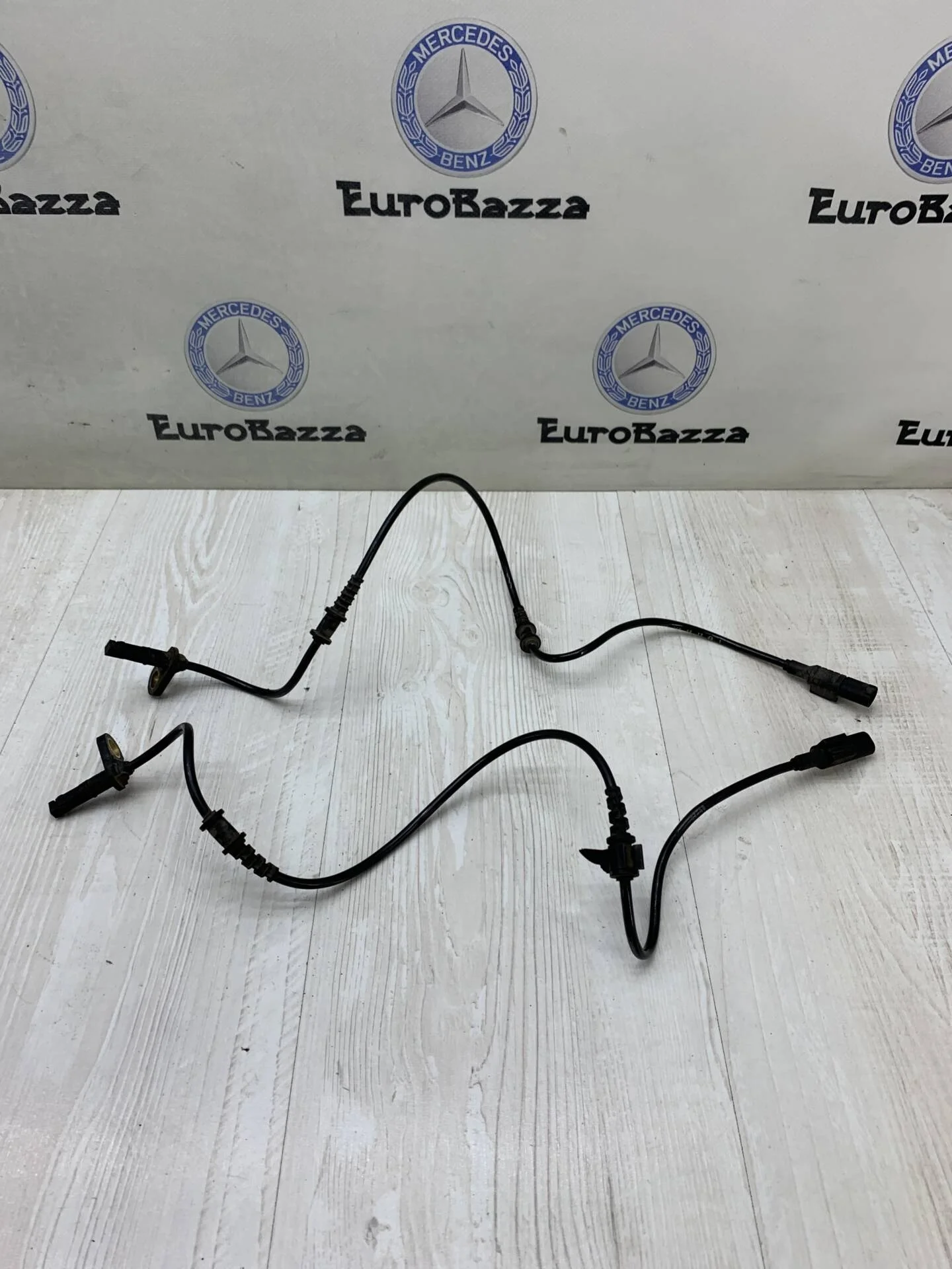 Датчик ABS передний Mercedes W211