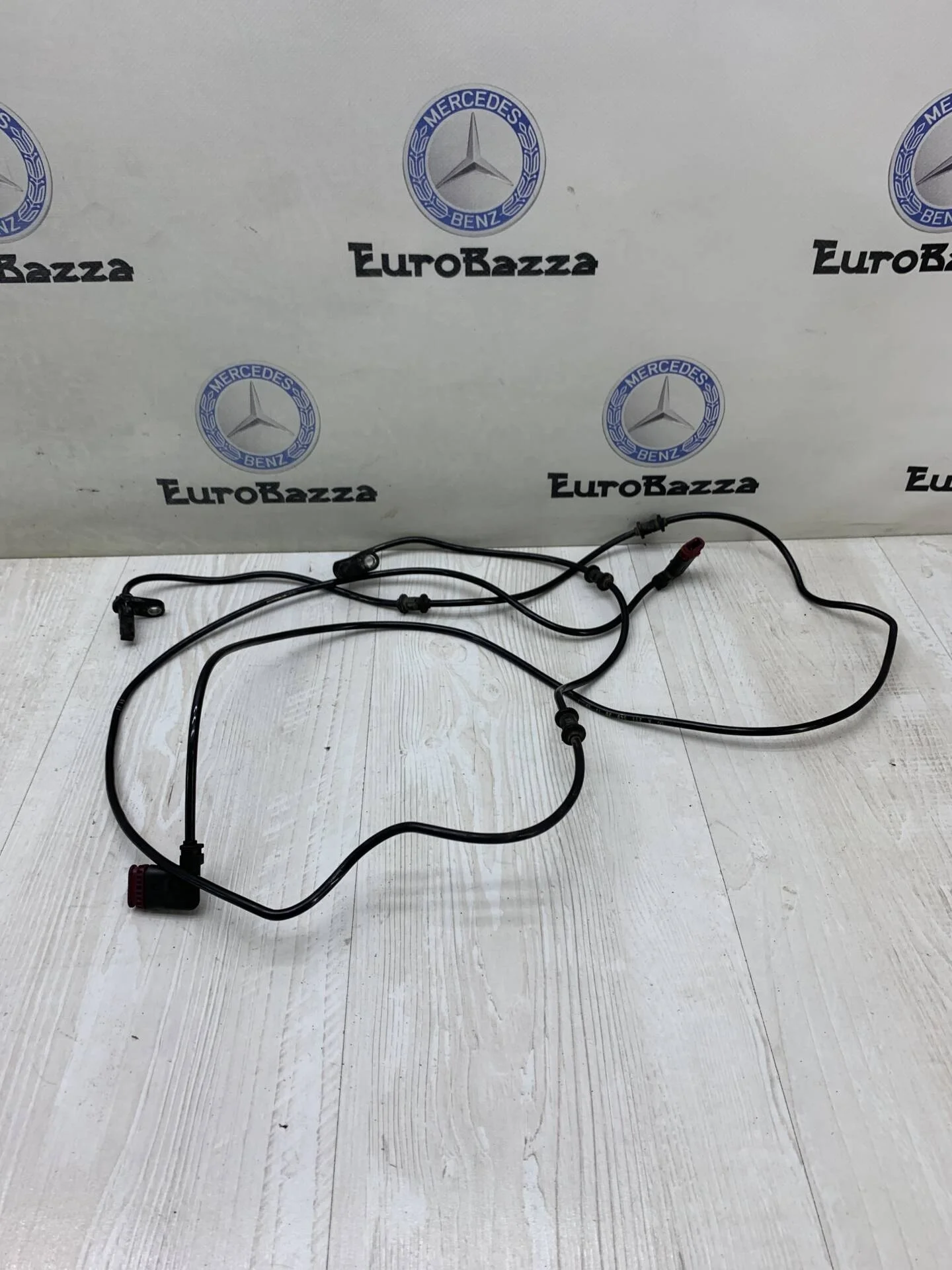Датчик ABS задний Mercedes W211