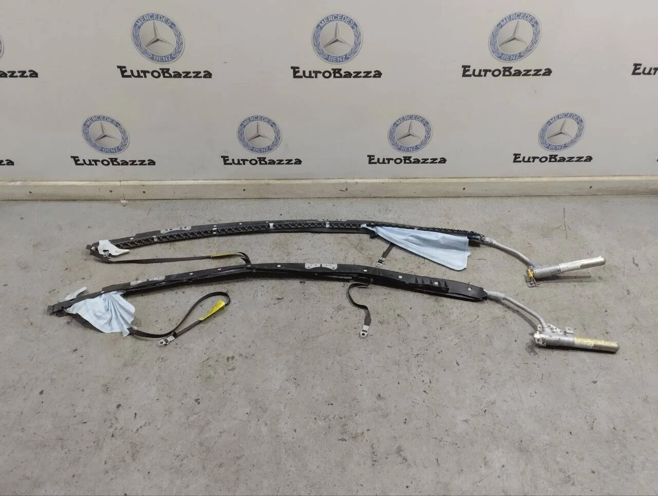 Шторка безопасности боковая Mercedes W203