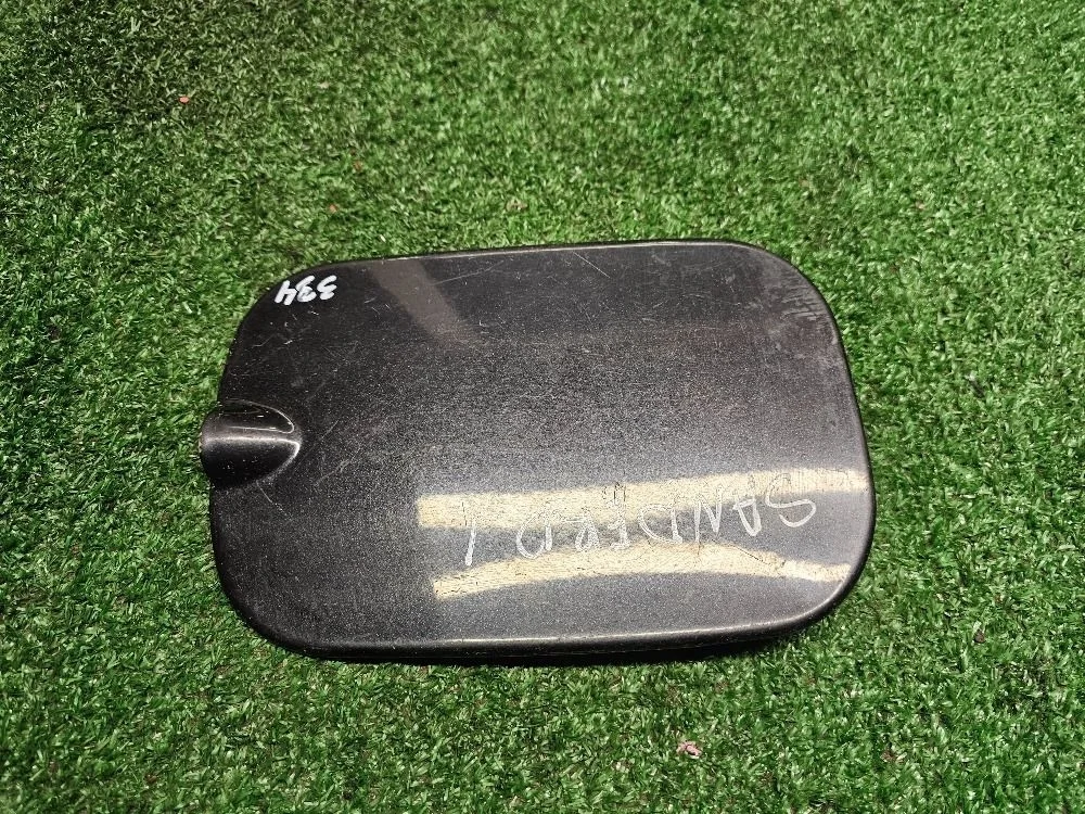 Лючок топливного бака Renault Sandero