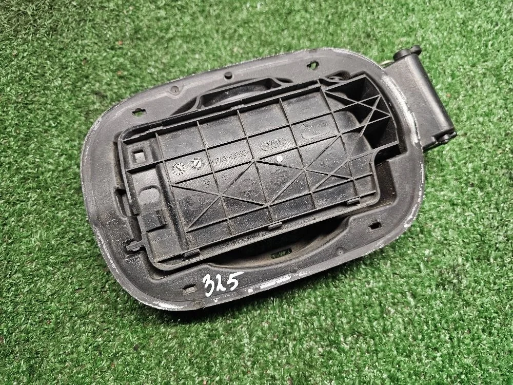 Лючок бензобака Audi A6 C6