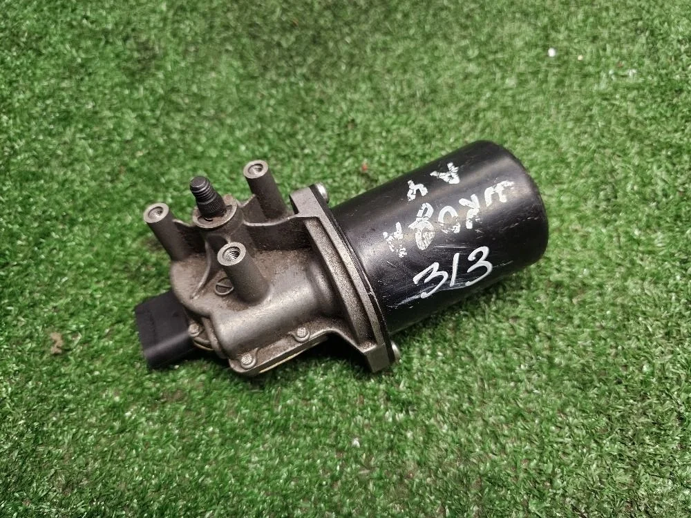 Моторчик стеклоочистителя передний Skoda Octavia