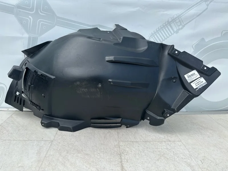 Подкрылок передний правый передняя часть Mercedes-benz GL X166