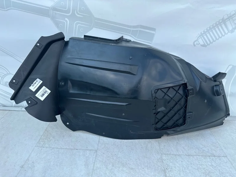 Подкрылок передний левый передняя часть Mercedes-benz W251