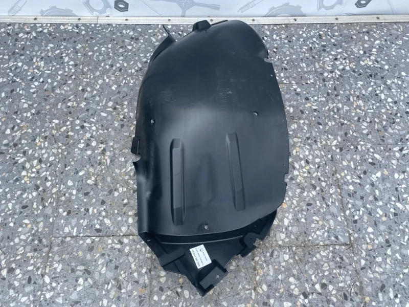 Подкрылок передний левый передняя часть Mercedes-benz GL X164