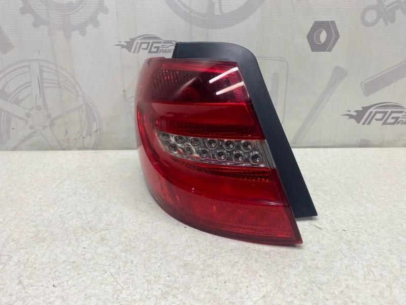 Фонарь задний левый Mercedes-benz 2014 W246