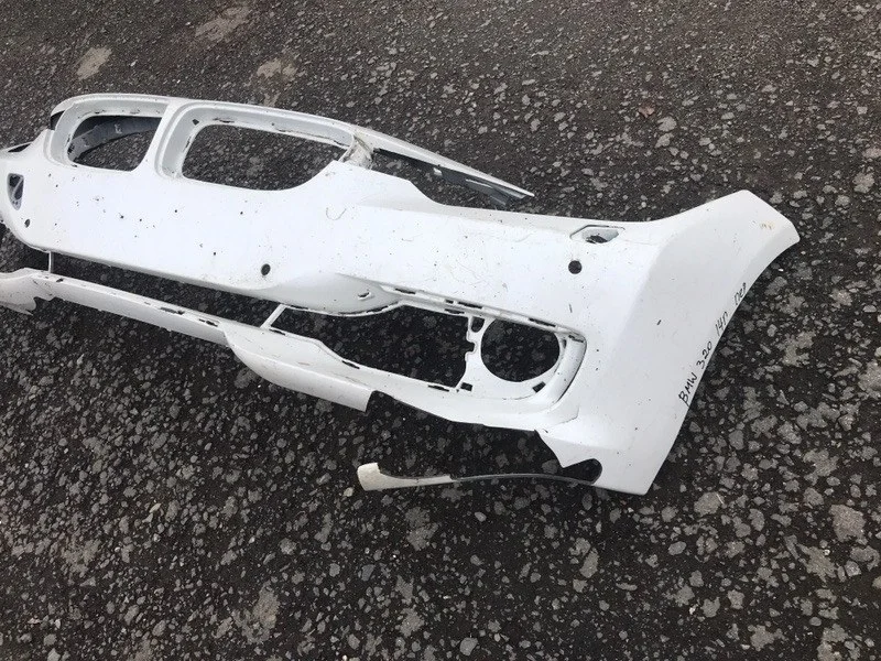 Бампер Bmw 3 2014 с дефектом 51117293022 F30, передний