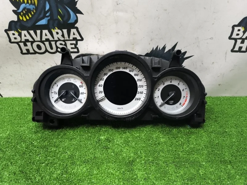 Панель приборов Mercedes-Benz C-class 2012 A2049003508 W204 271.860